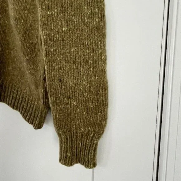 Perfect Condition! Ann Taylor 100% wool V-neck sweater, XS - Picture 5 of 7